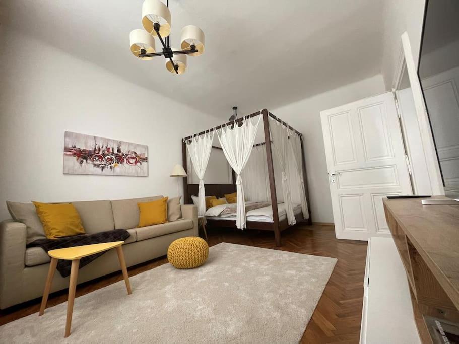 Central Zagreb Lovely Apartment Luaran gambar